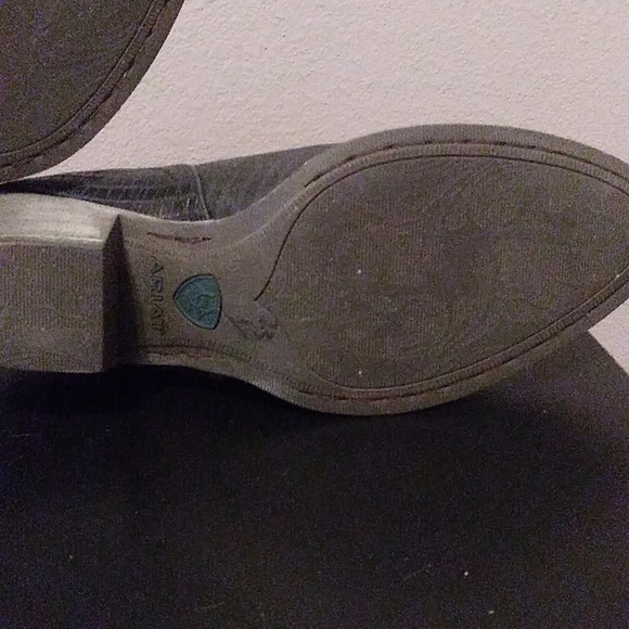 Ariat Boots - Picture 4 of 9